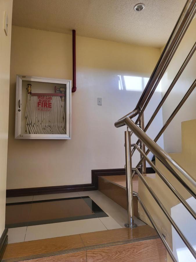 Rooms R Us - Voyagers Palace プエルト・プリンセサ エクステリア 写真